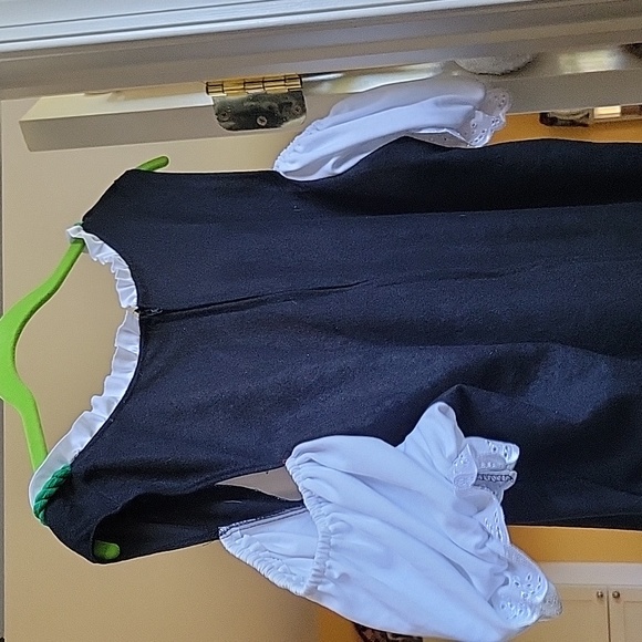 Women's Octoberfest costume dress - Picture 4 of 5